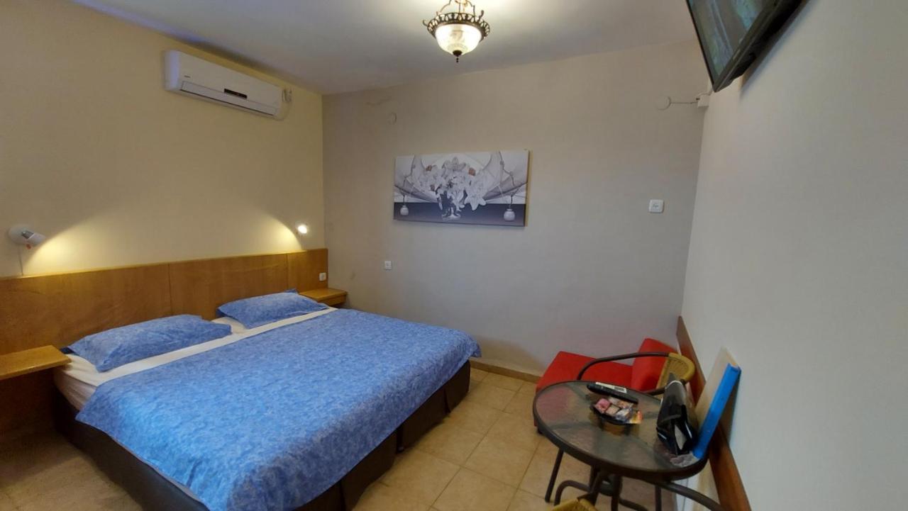 Aloni - Guest House Dead Sea Neve Zohar Exterior photo